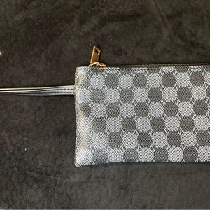 Elegant Gray Checkered Clutch